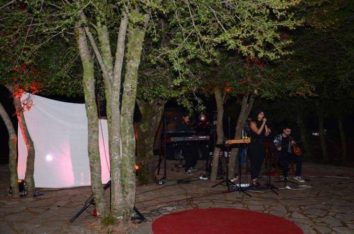 Εκπληκτική ερμηνεία από τη Ρένα Ρασούλη και τους ''NO EXPLANation''