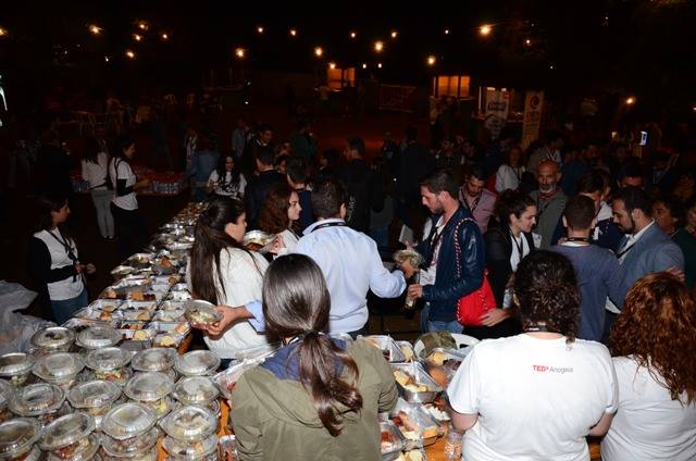 Διάλλειμα ανάμεσα στις ομιλίες για φαγητό