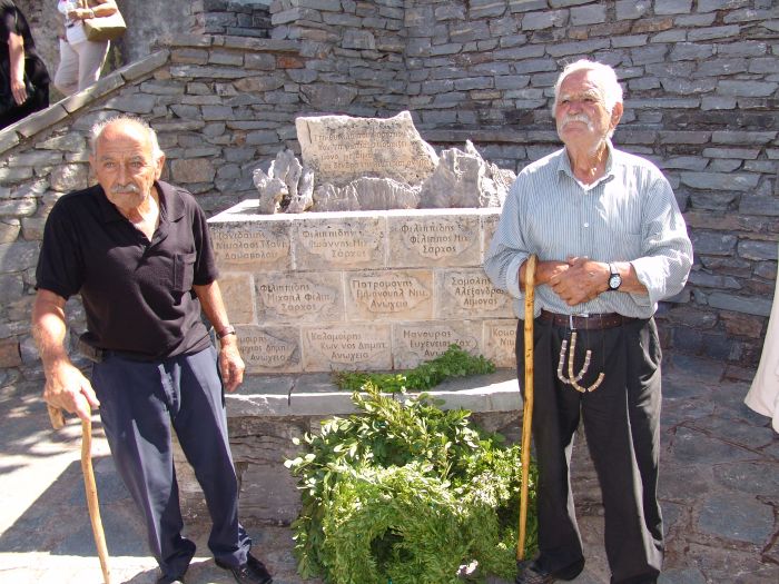 Ο Μανώλης Μαυρόκωστας με τον Τηλέμαχο Κουβίδη