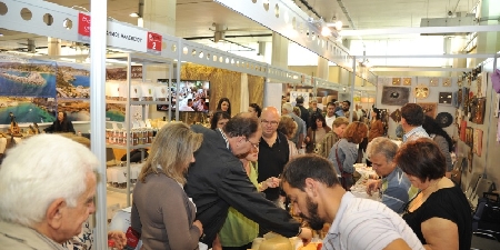 krtii-ekthesi-sinantisi_450x225